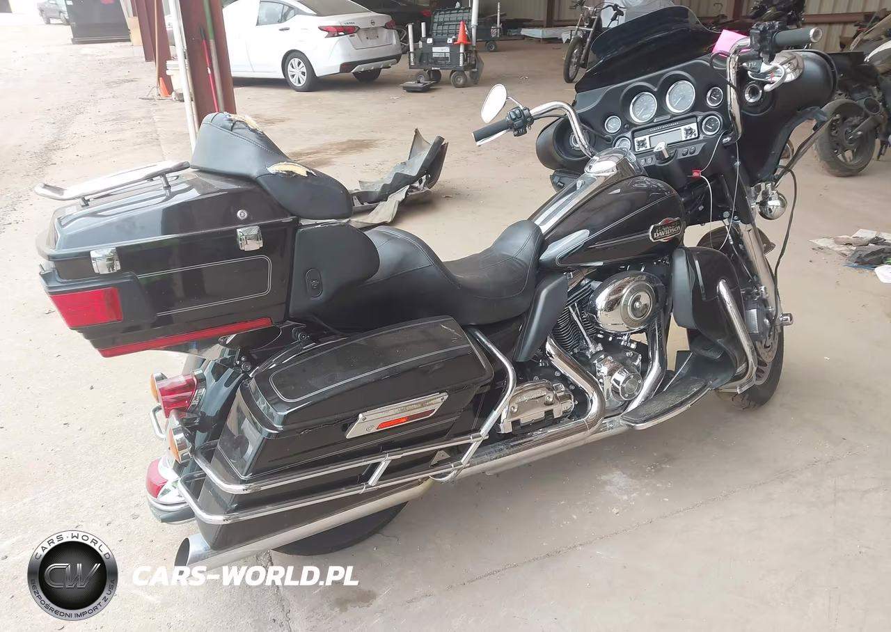 2009 Harley-Davidson Flhtcu VIN:1HD1FC4179Y629792 - 4