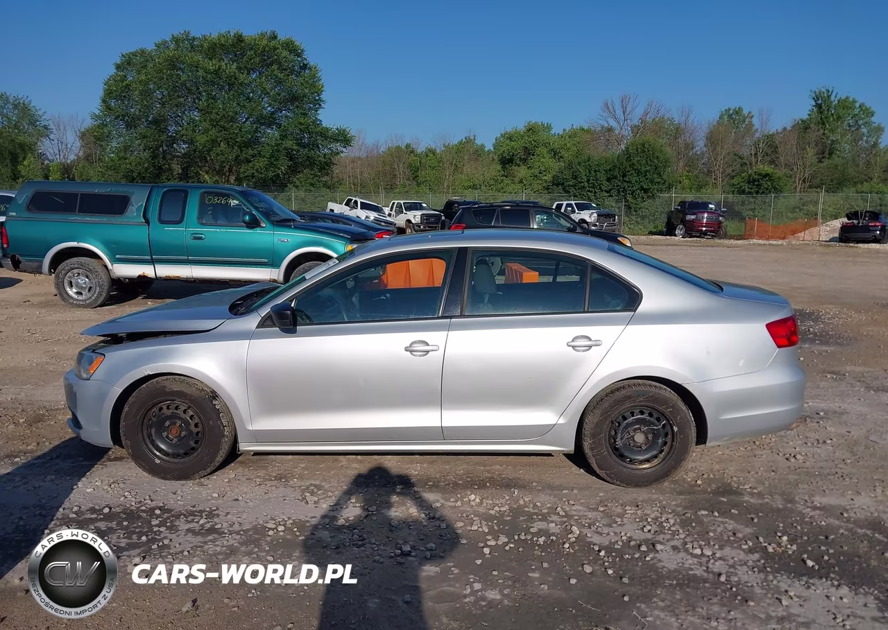 2013 Volkswagen Jetta 2.0L S VIN:3VW2K7AJ3DM404560 - 14