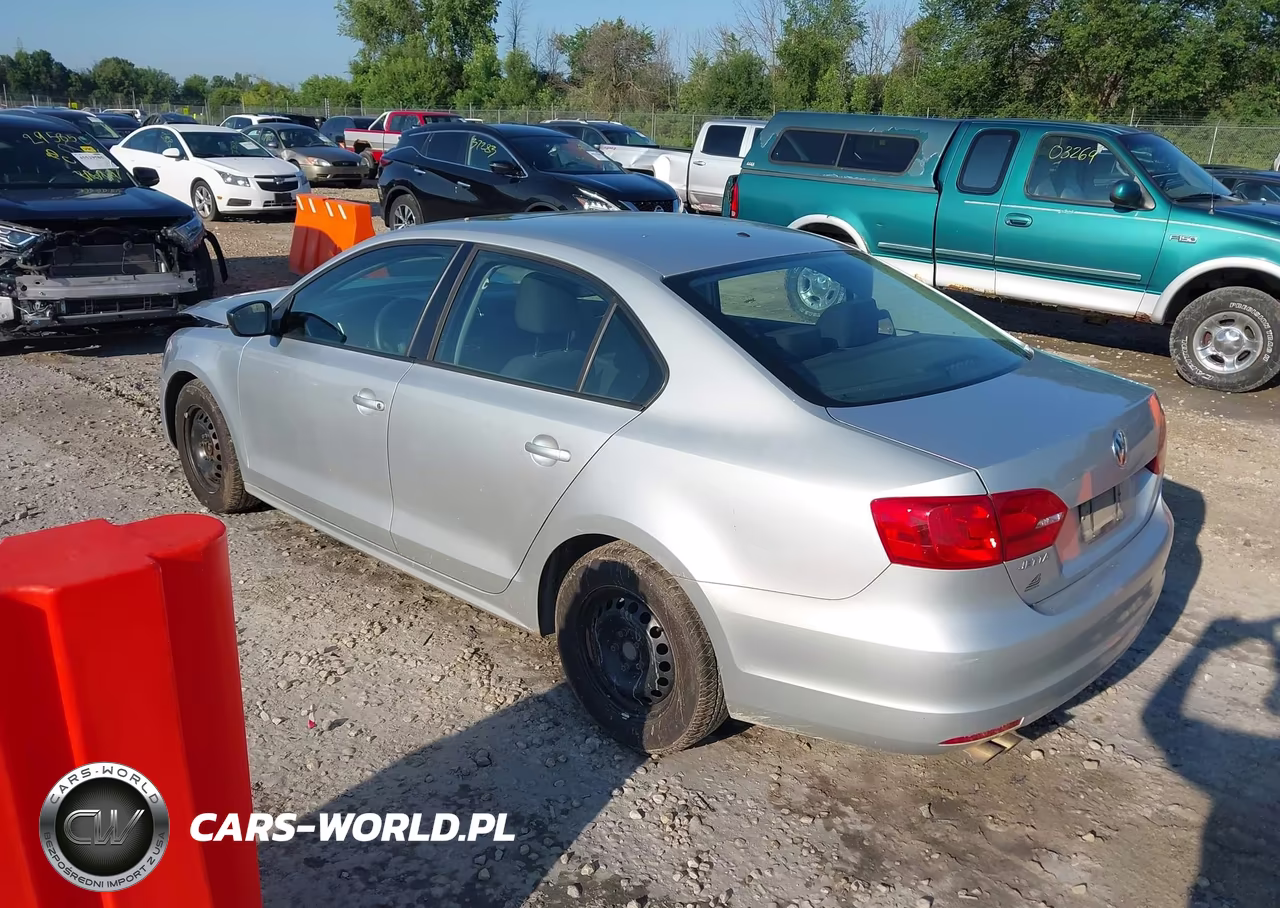 2013 Volkswagen Jetta 2.0L S VIN:3VW2K7AJ3DM404560 - 3