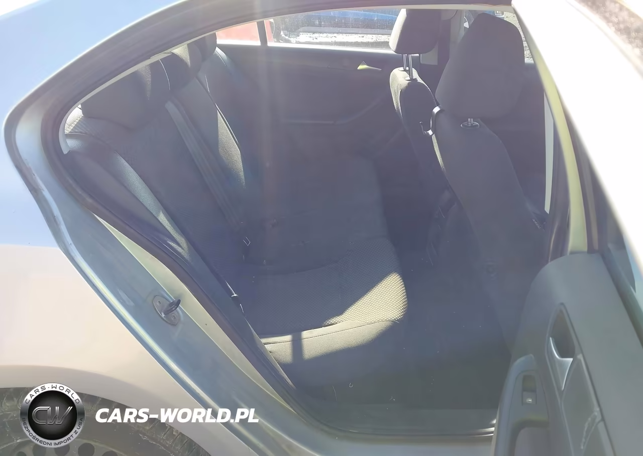 2013 Volkswagen Jetta 2.0L S VIN:3VW2K7AJ3DM404560 - 8