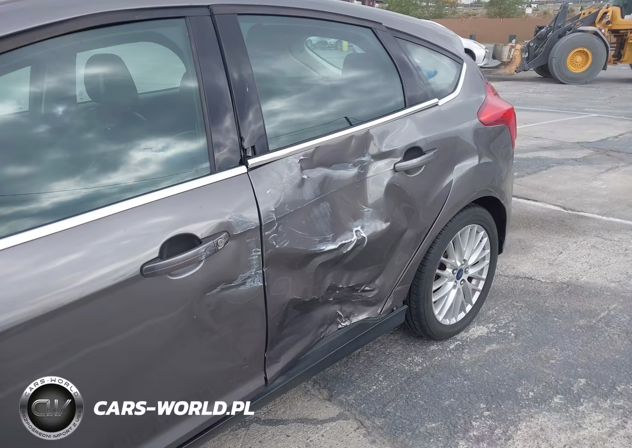 2013 Ford Focus Titanium VIN:1FADP3N26DL301536 - 6