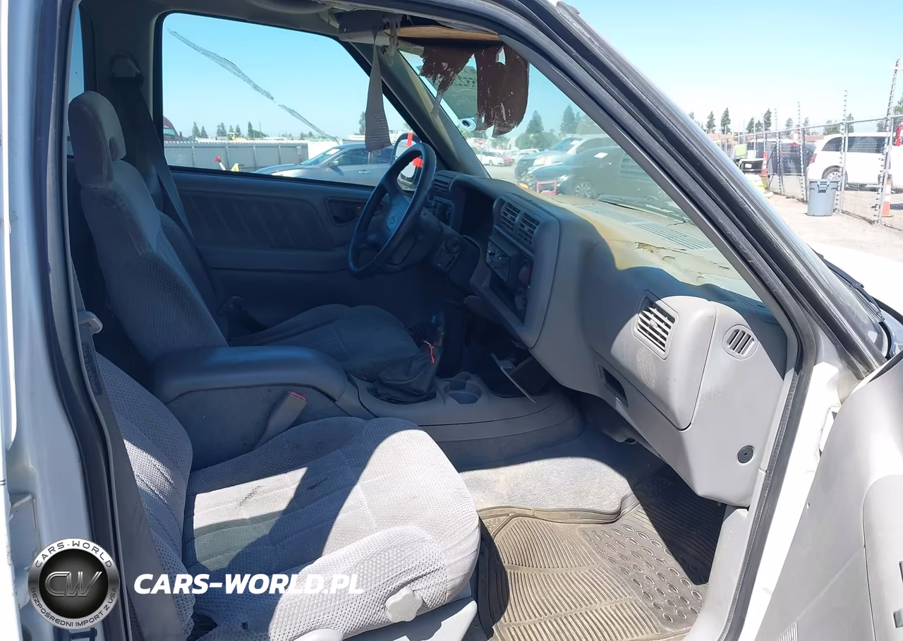 1997 Chevrolet Blazer Ls VIN:1GNCS13W0V2194318 - 5