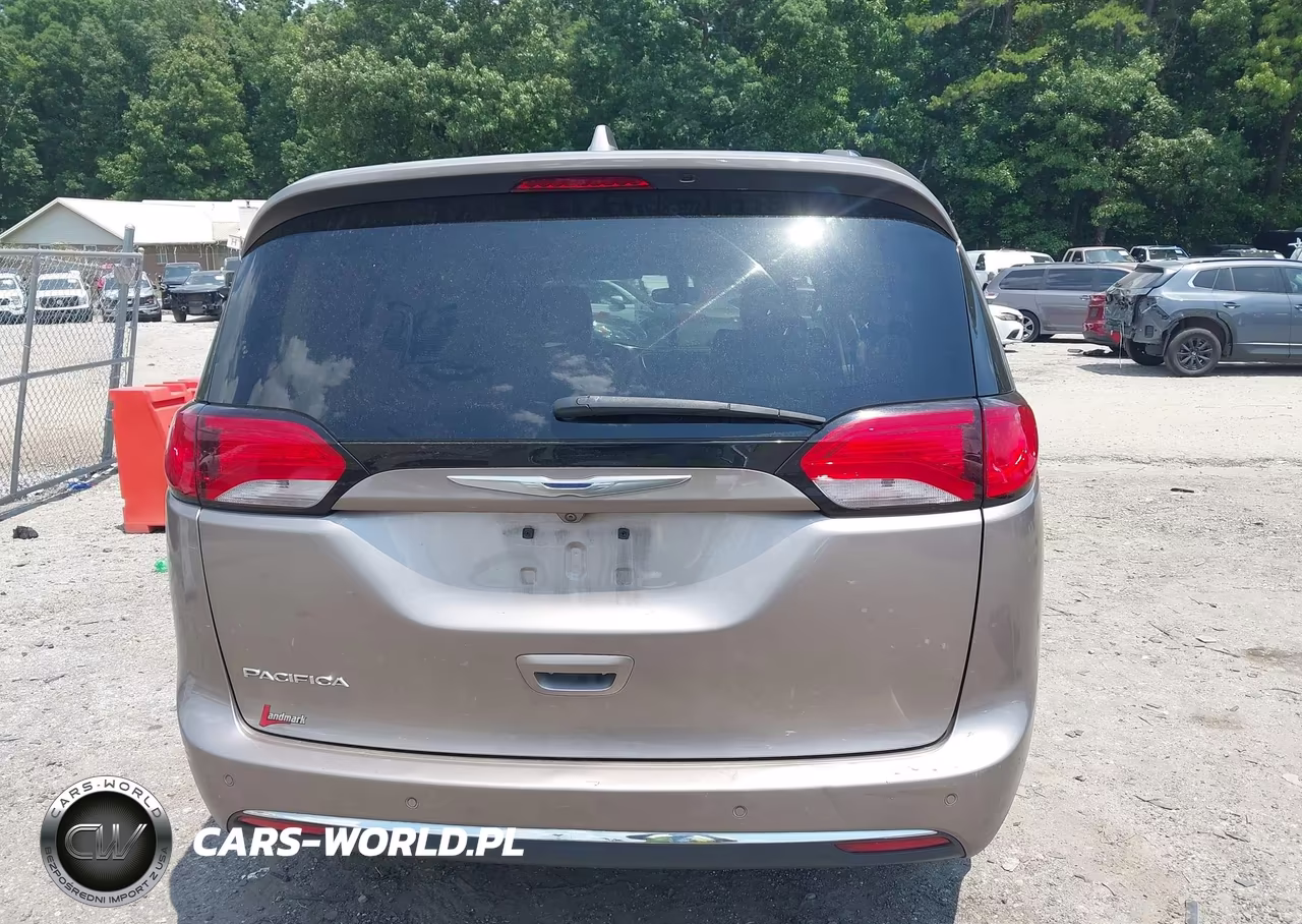 2018 Chrysler Pacifica Touring L VIN:2C4RC1BG3JR115083 - 16