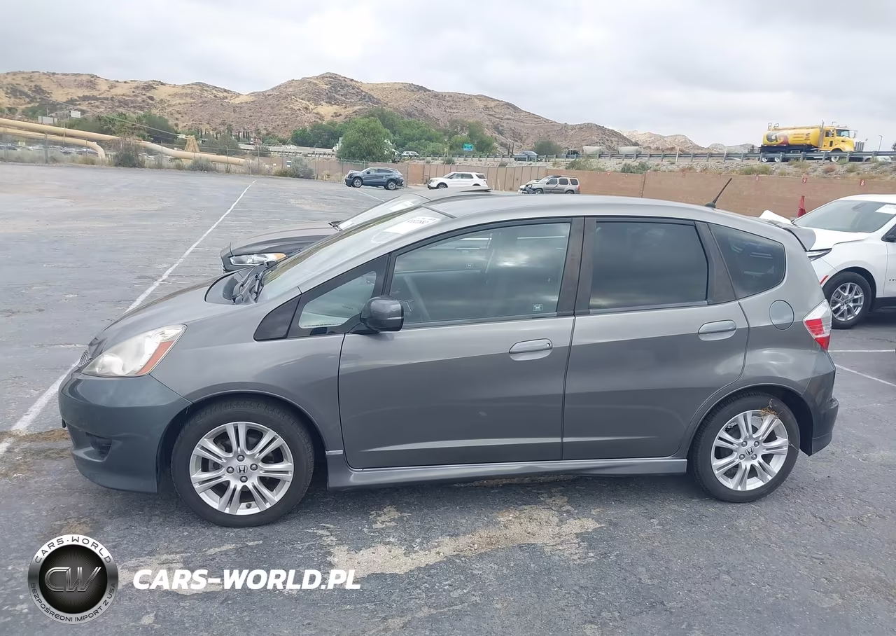 2011 Honda Fit Sport VIN:JHMGE8H56BC014340 - 14
