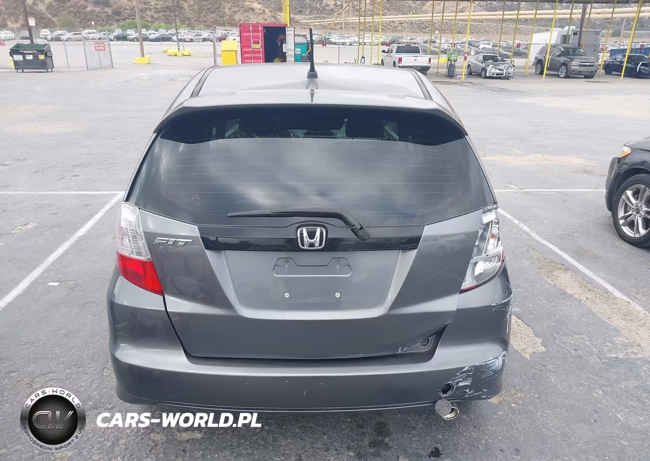 2011 Honda Fit Sport VIN:JHMGE8H56BC014340 - 16