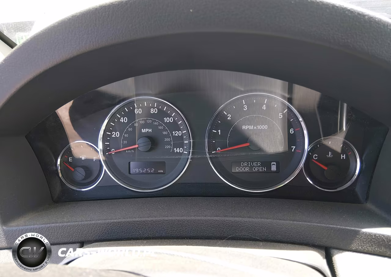 2009 Jeep Grand Cherokee Laredo VIN:1J8GR48K39C551271 - 7