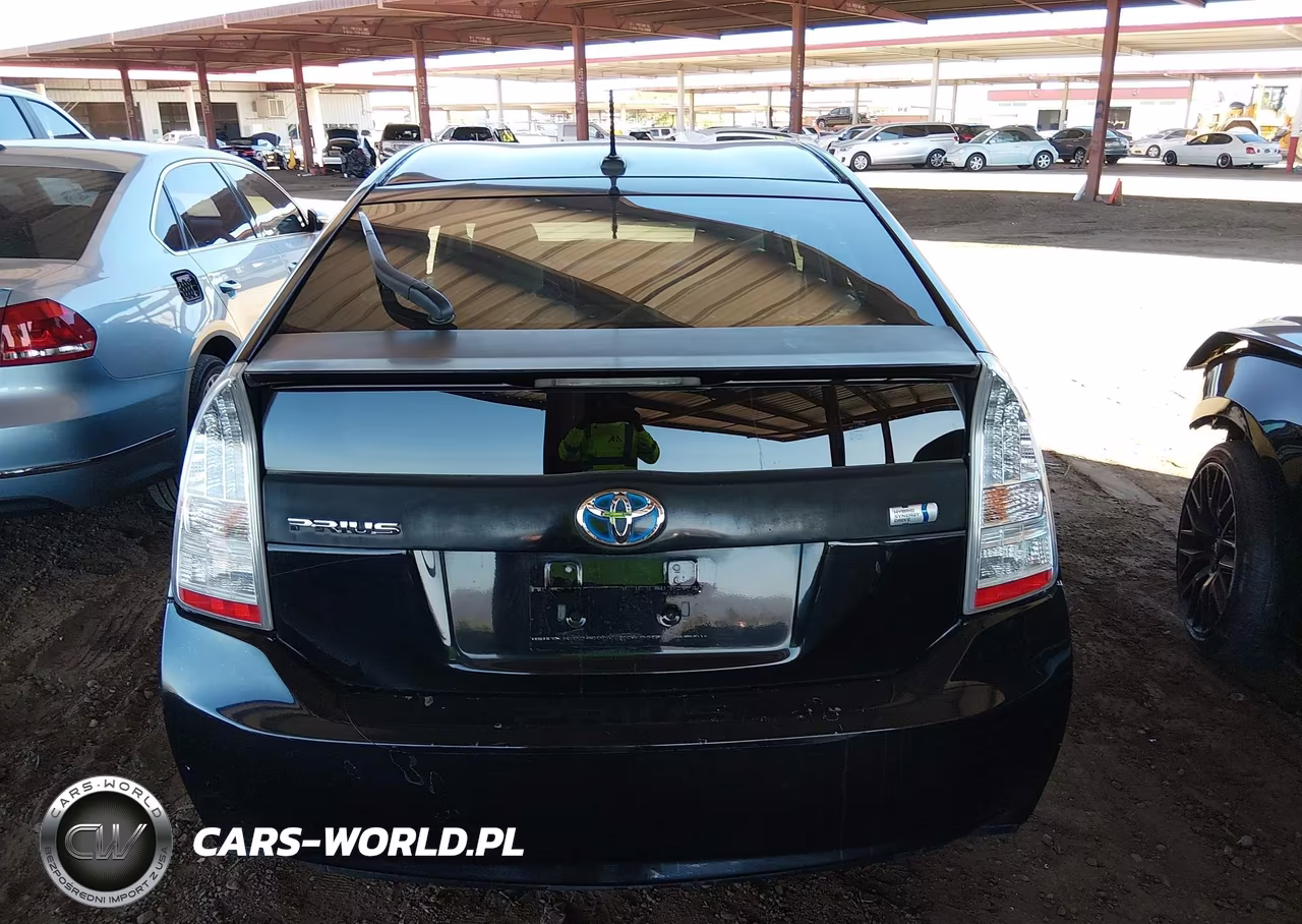 2011 Toyota Prius Two VIN:JTDKN3DU6B5365281 - 16
