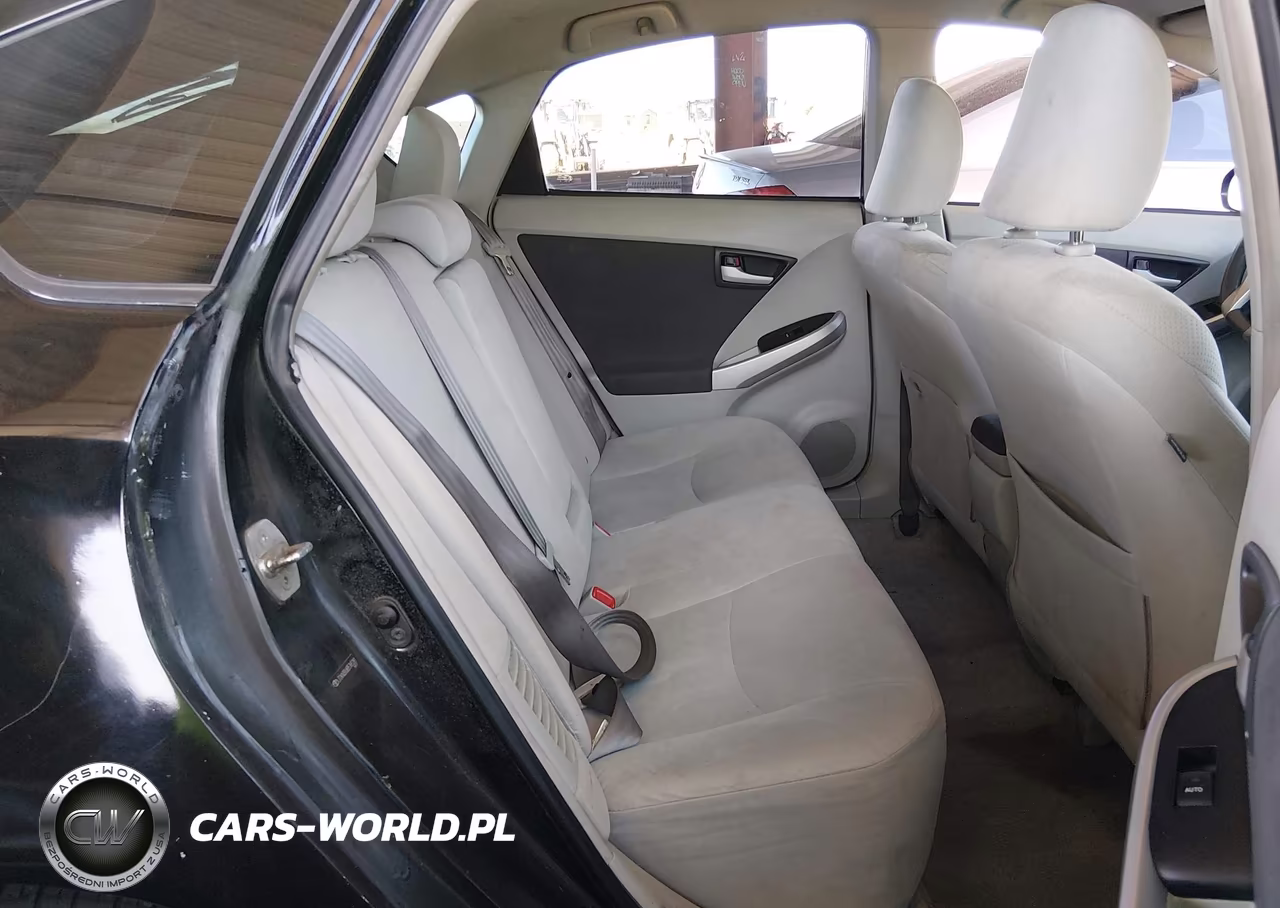 2011 Toyota Prius Two VIN:JTDKN3DU6B5365281 - 8