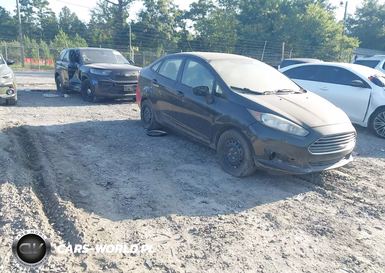 2015 Ford Fiesta S – zdjęcie 1 z 11