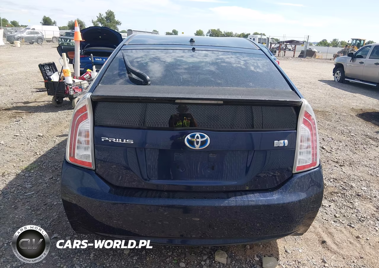 2013 Toyota Prius Two VIN:JTDKN3DU6D0352711 - 16