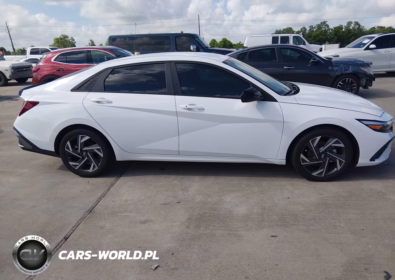 2025 Hyundai Elantra Sel Sport VIN:KMHLM4DG5SU961684 - 13