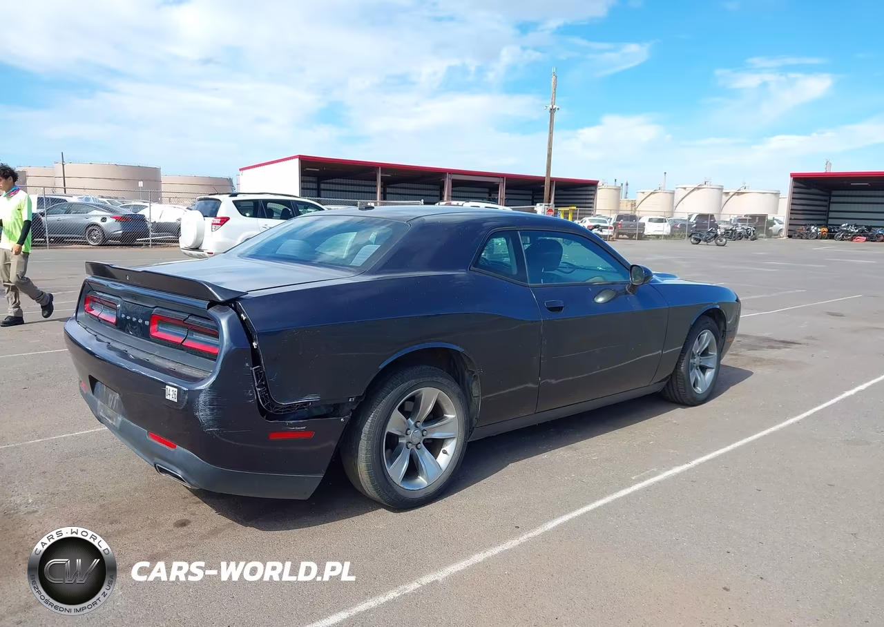 2018 Dodge Challenger Sxt VIN:2C3CDZAG8JH237466 - 4