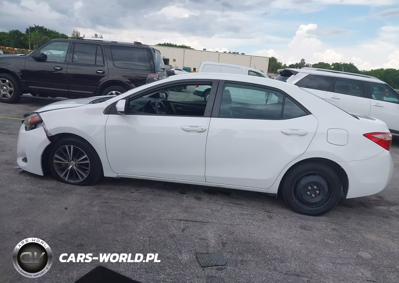 2019 Toyota Corolla Le VIN:5YFBURHE3KP930937 - 14