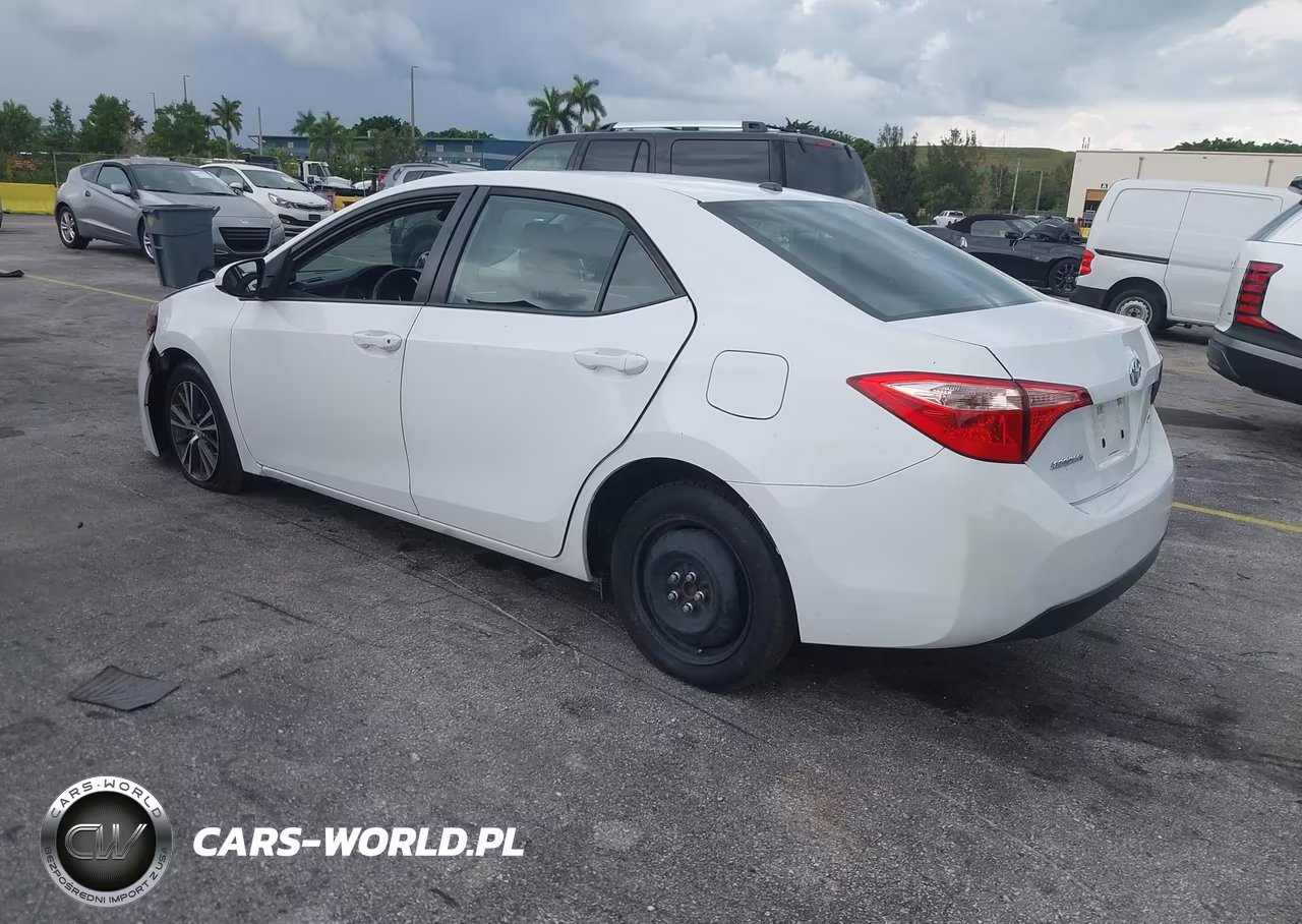 2019 Toyota Corolla Le VIN:5YFBURHE3KP930937 - 3