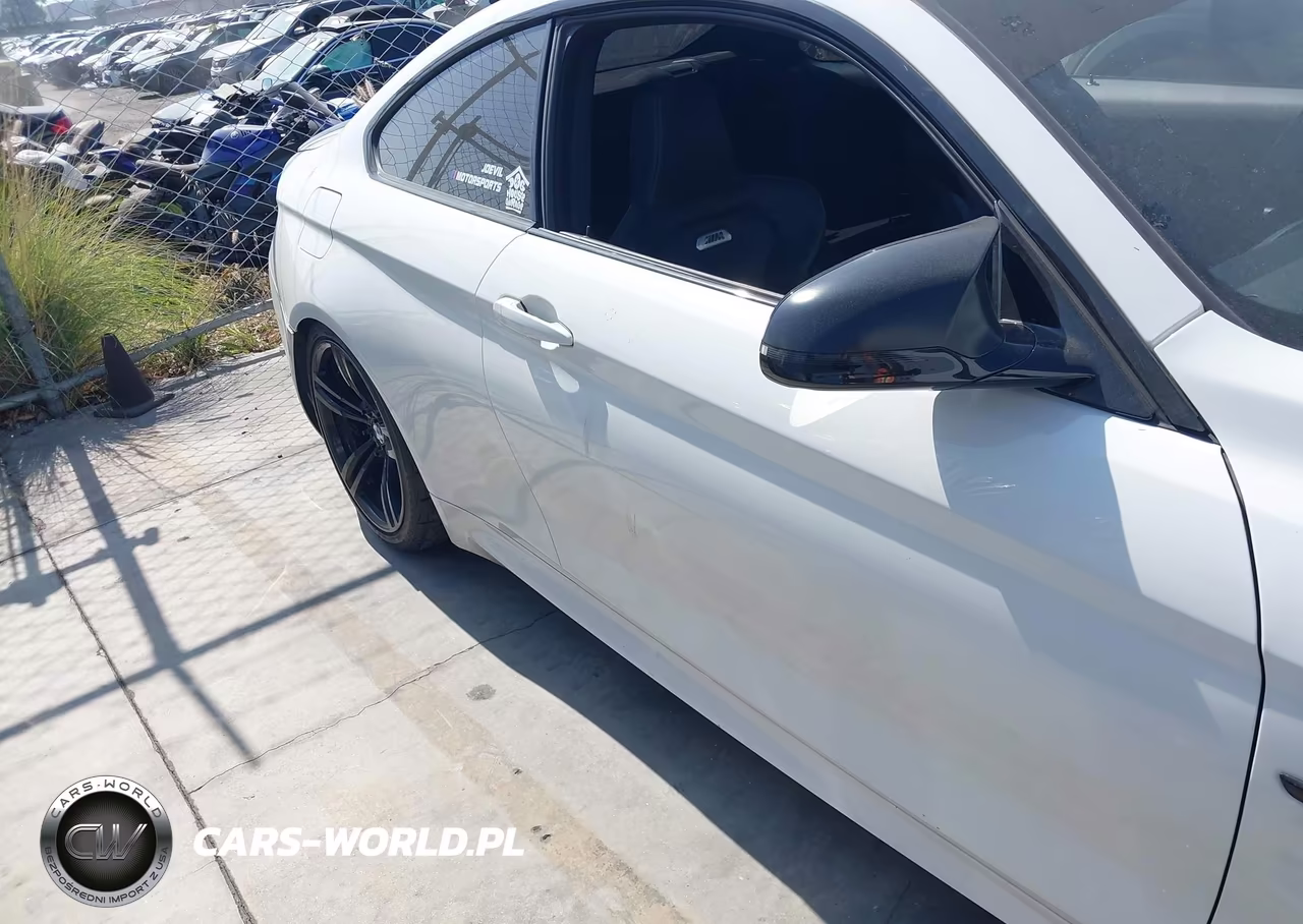 2015 BMW M4 VIN:WBS3R9C59FK332443 - 14
