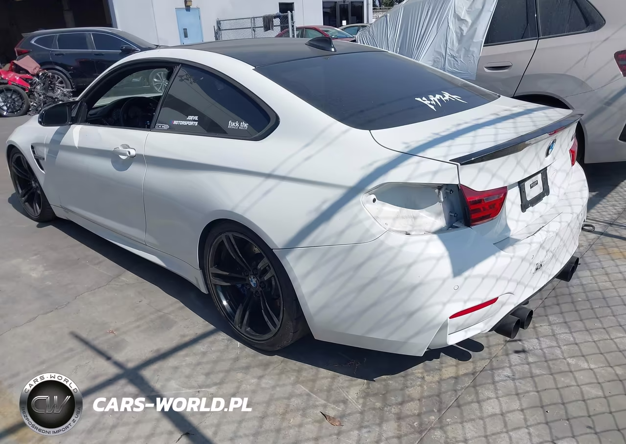 2015 BMW M4 VIN:WBS3R9C59FK332443 - 3