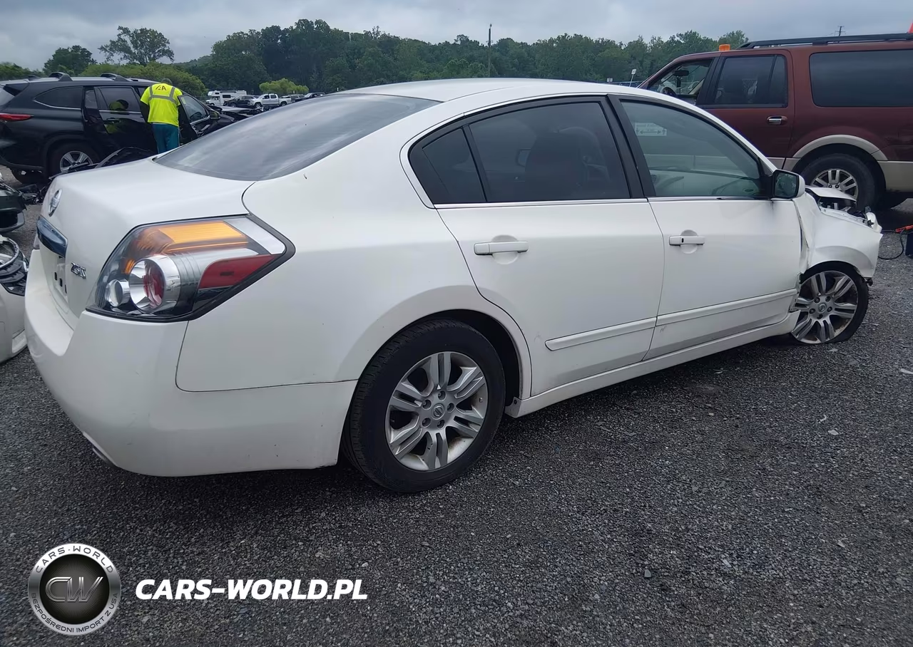 2011 Nissan Altima 2.5 S VIN:1N4AL2AP5BN513713 - 4