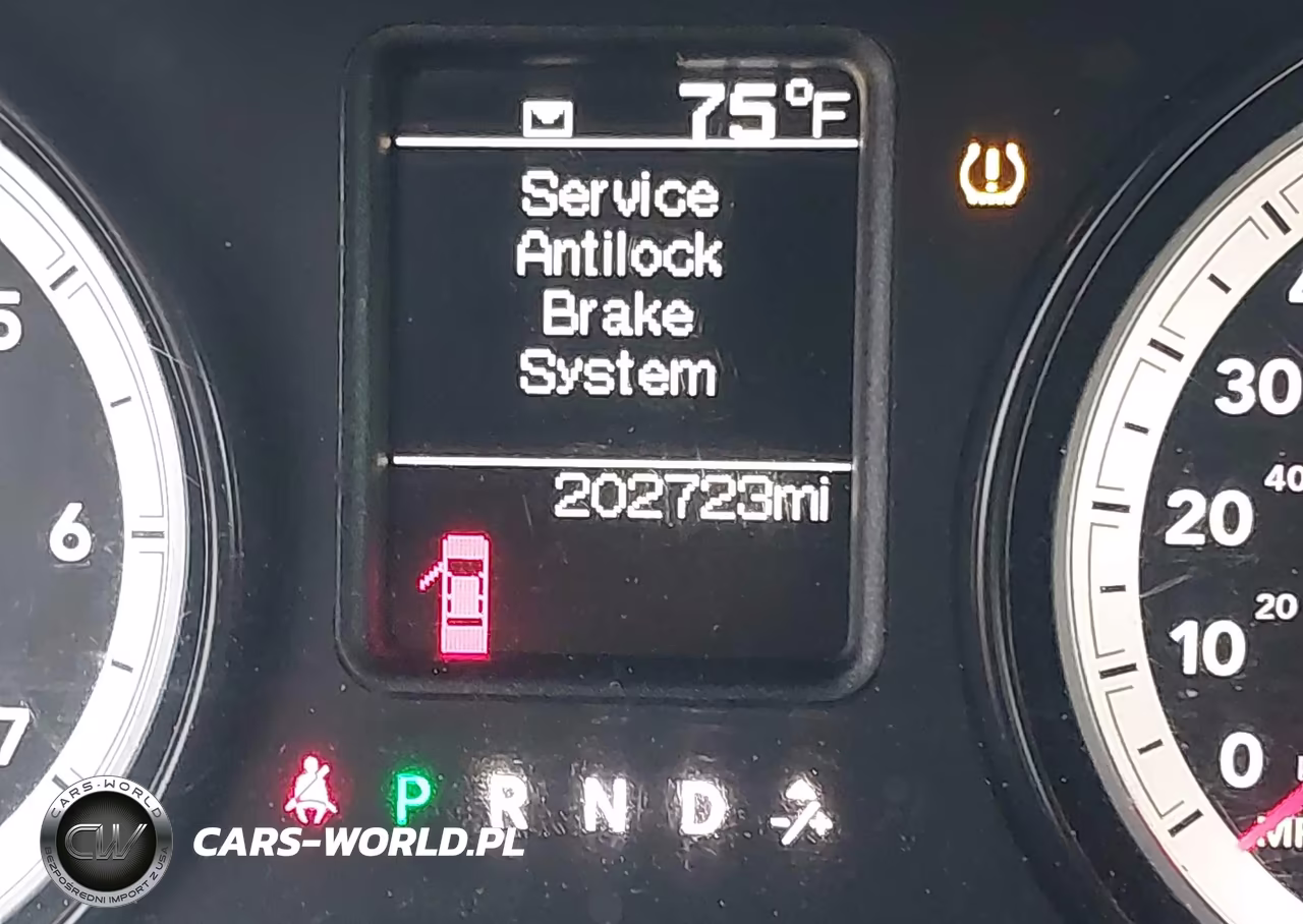 2015 Ram 1500 Tradesman VIN:1C6RR7FG1FS763451 - 15