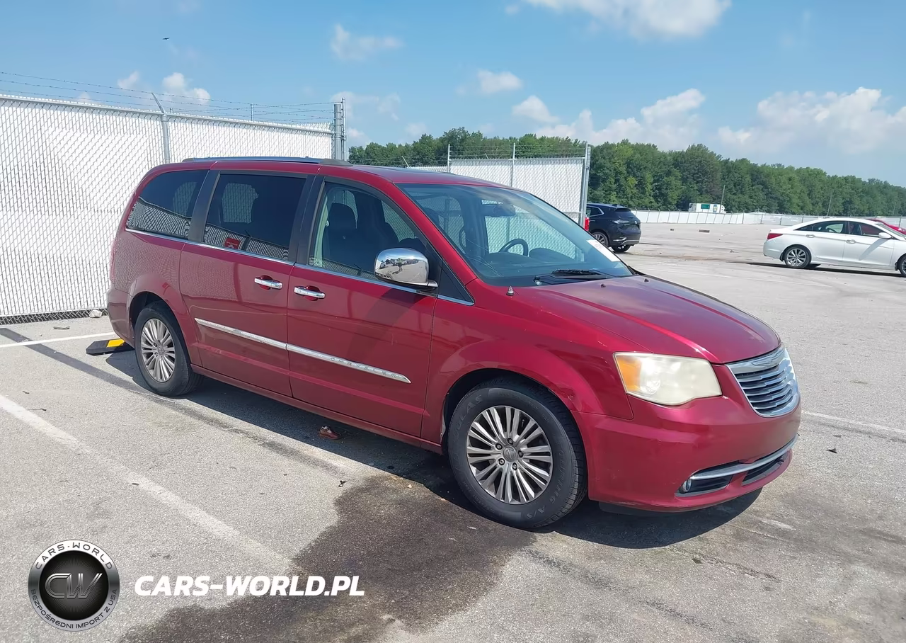 2012 Chrysler Town & Country Limited – zdjęcie 1 z 17