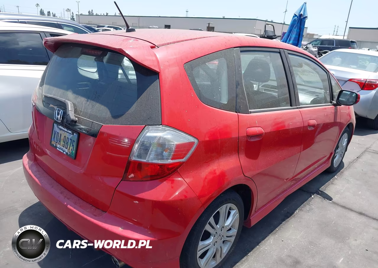 2010 Honda Fit Sport VIN:JHMGE8H42AC040391 - 4