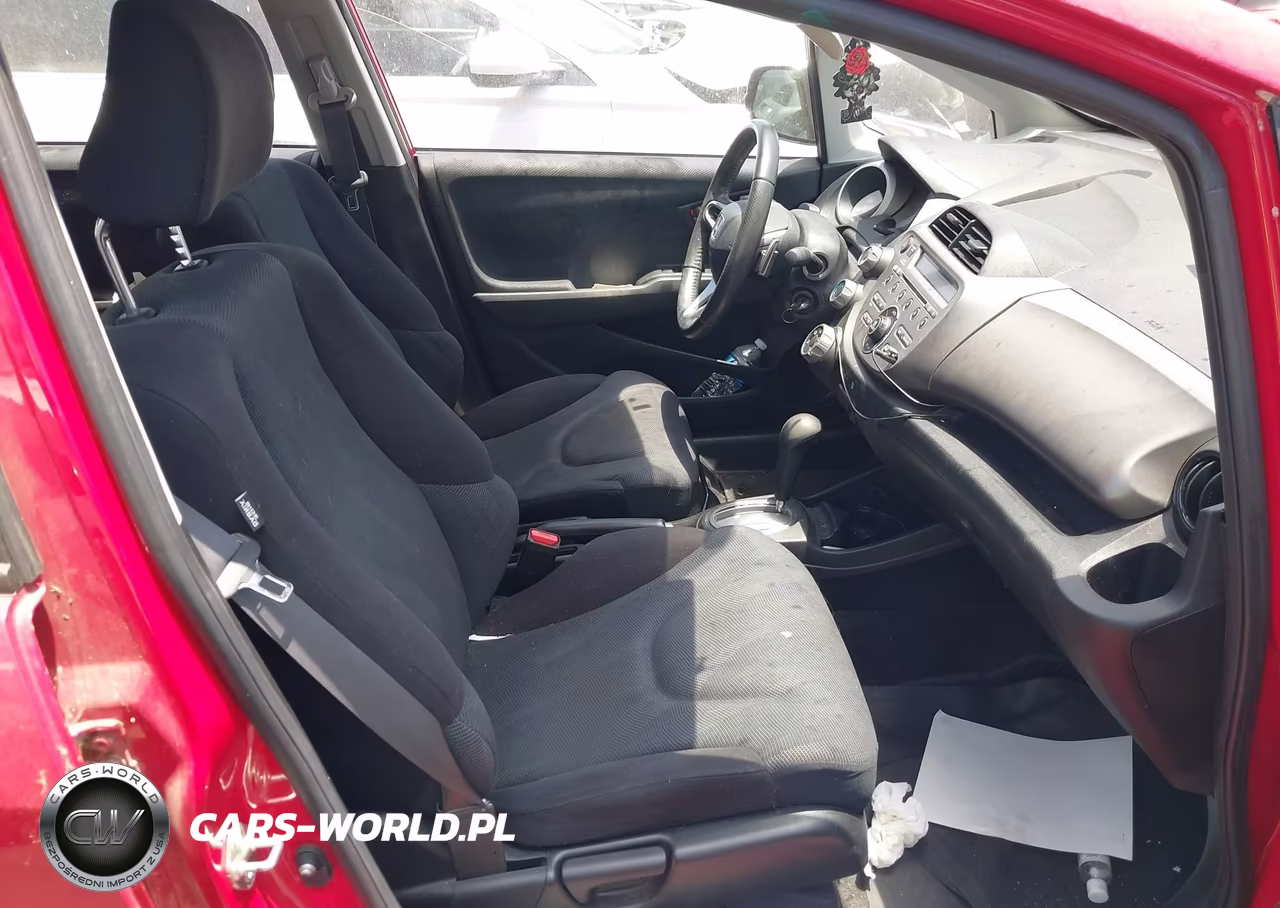 2010 Honda Fit Sport VIN:JHMGE8H42AC040391 - 5