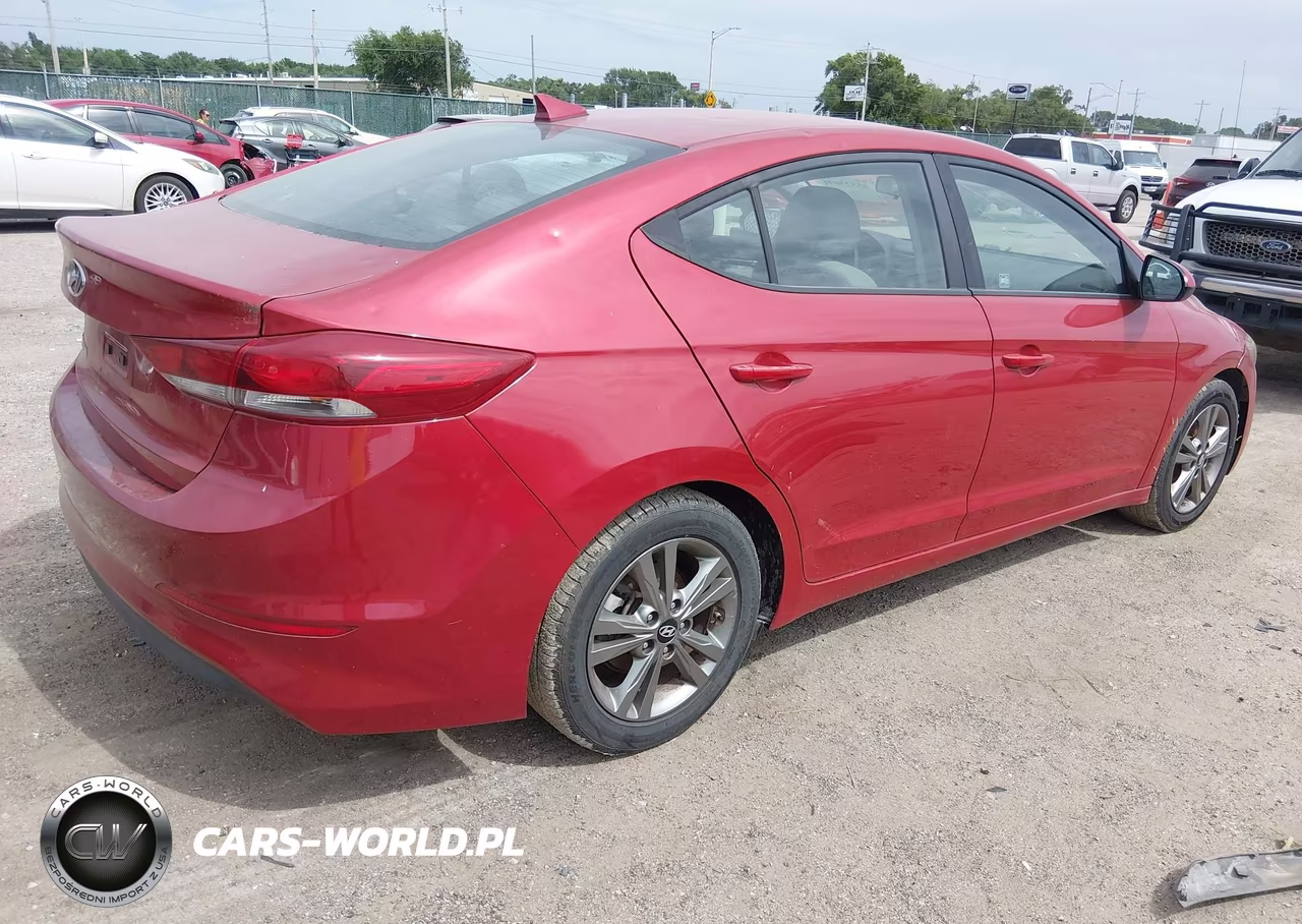 2018 Hyundai Elantra Sel VIN:5NPD84LF0JH318836 - 4