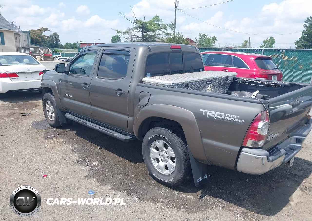 2013 Toyota Tacoma Base V6 VIN:3TMLU4EN1DM127100 - 3
