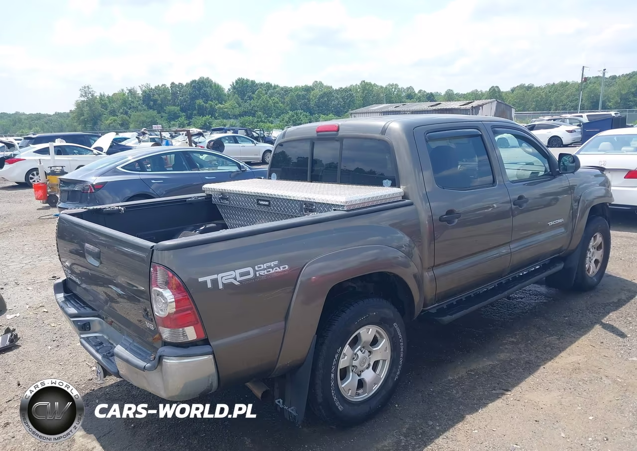 2013 Toyota Tacoma Base V6 VIN:3TMLU4EN1DM127100 - 4