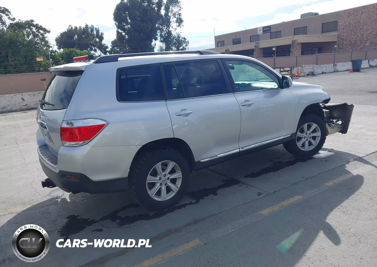 2013 Toyota Highlander Se V6 VIN:5TDZK3EH2DS114876 - 4