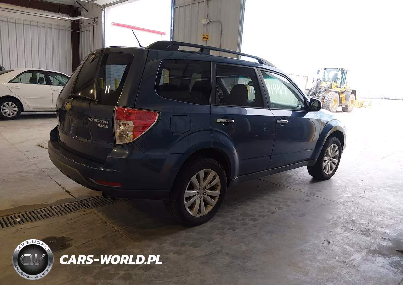 2012 Subaru Forester 2.5X Premium VIN:JF2SHADC5CH441917 - 4