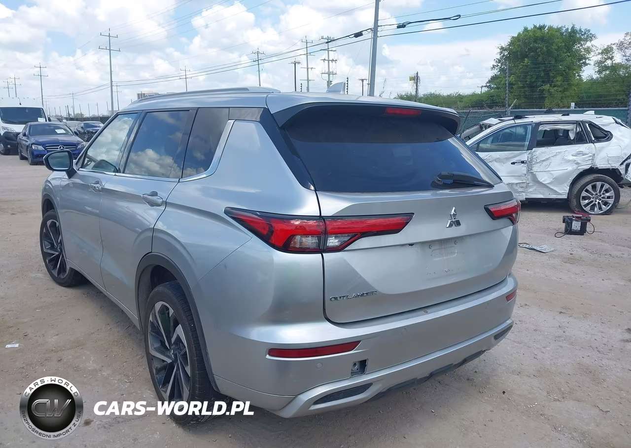 2023 Mitsubishi Outlander Sel 2.5 2Wd-Sel Black Edition 2Wd VIN:JA4J3VA86PZ010156 - 3