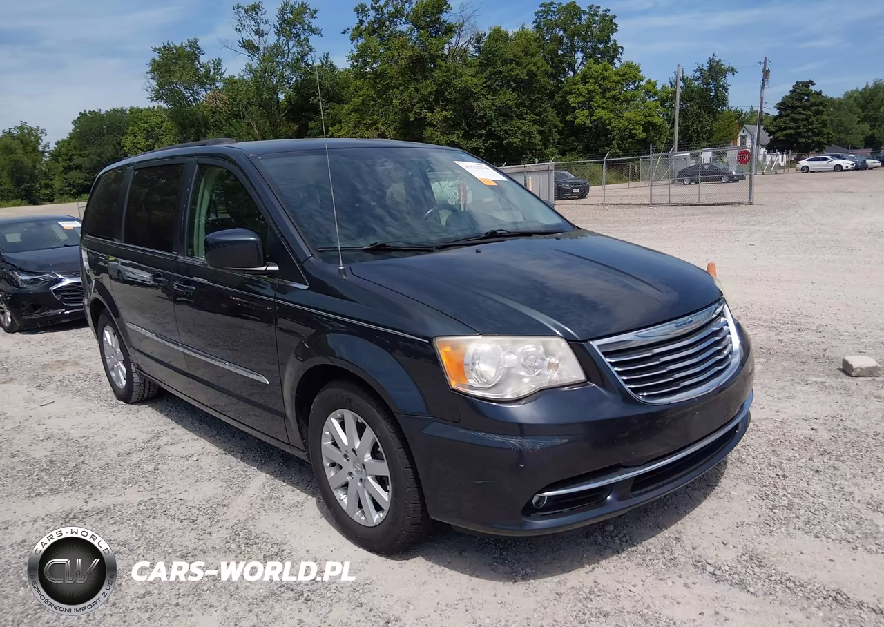 2014 Chrysler Town & Country Touring – zdjęcie 1 z 11