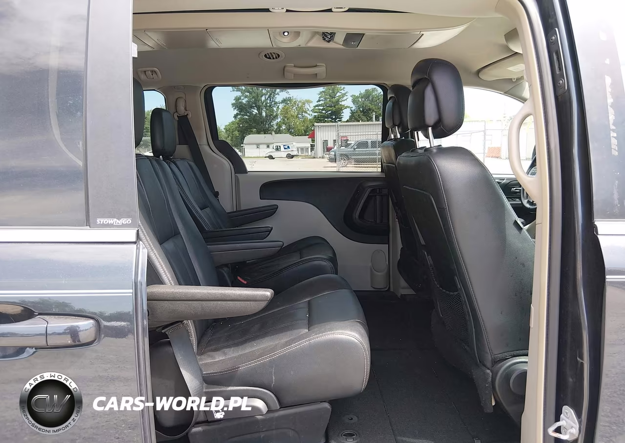 2014 Chrysler Town & Country Touring VIN:2C4RC1BG2ER247953 - 8