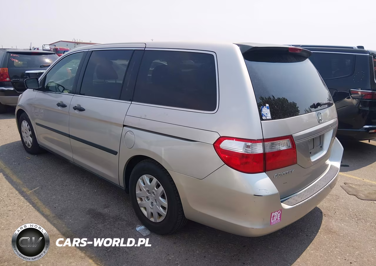 2006 Honda Odyssey Lx VIN:5FNRL382X6B074803 - 3