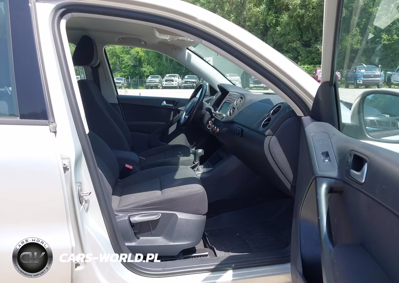2015 Volkswagen Tiguan S VIN:WVGAV7AX5FW593527 - 5