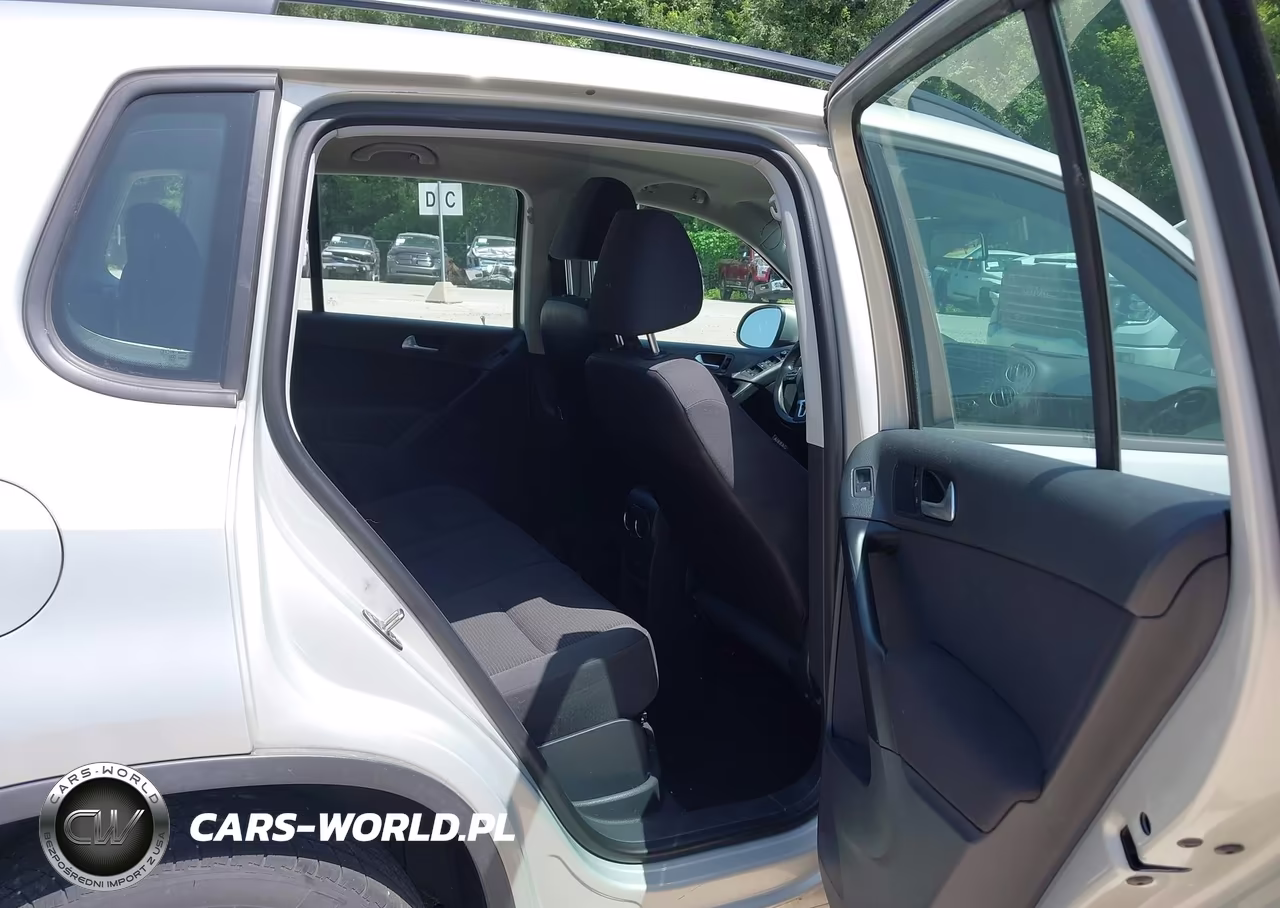 2015 Volkswagen Tiguan S VIN:WVGAV7AX5FW593527 - 8