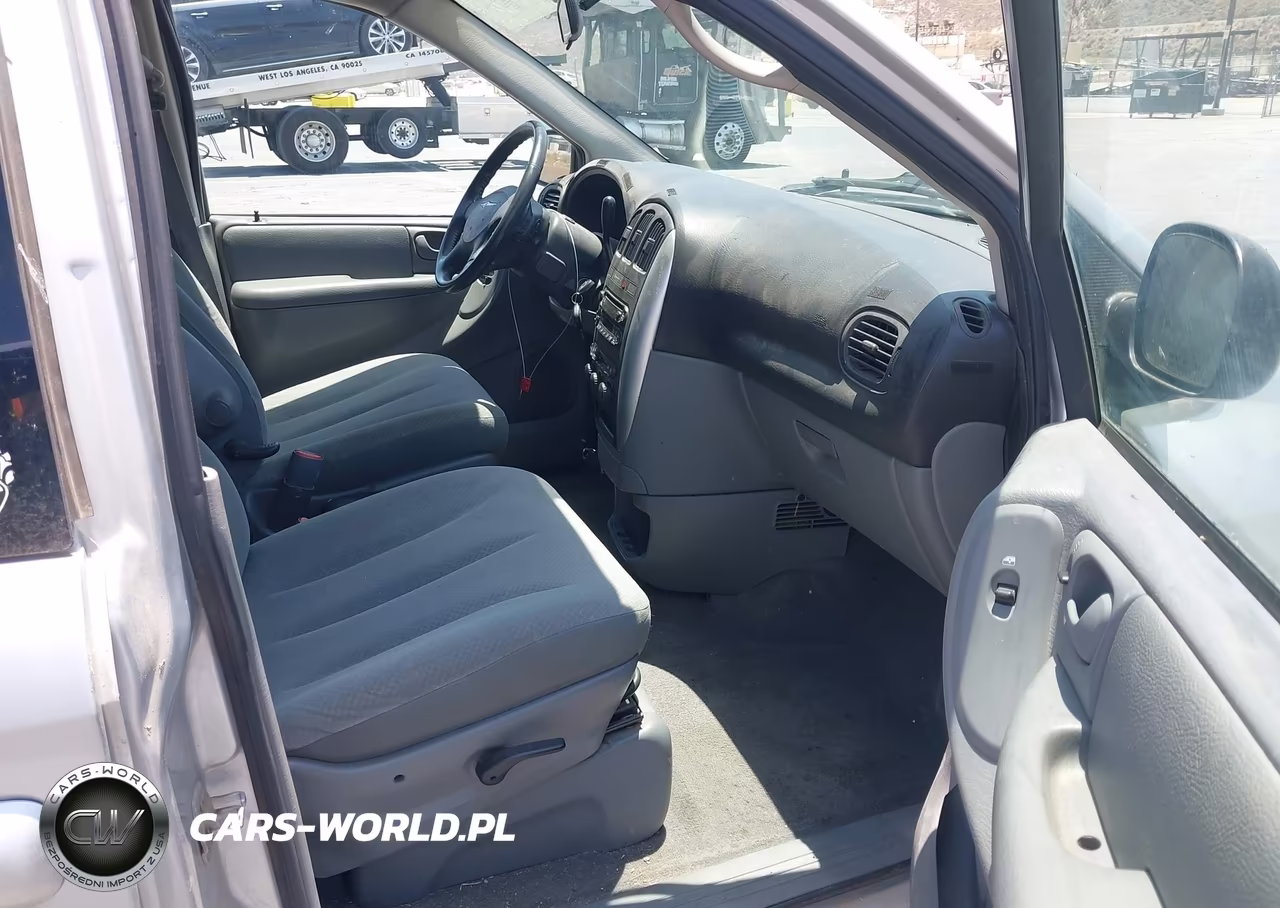 2007 Chrysler Town & Country Touring VIN:2A4GP54L17R350145 - 5