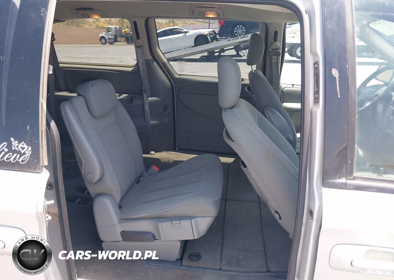 2007 Chrysler Town & Country Touring VIN:2A4GP54L17R350145 - 8