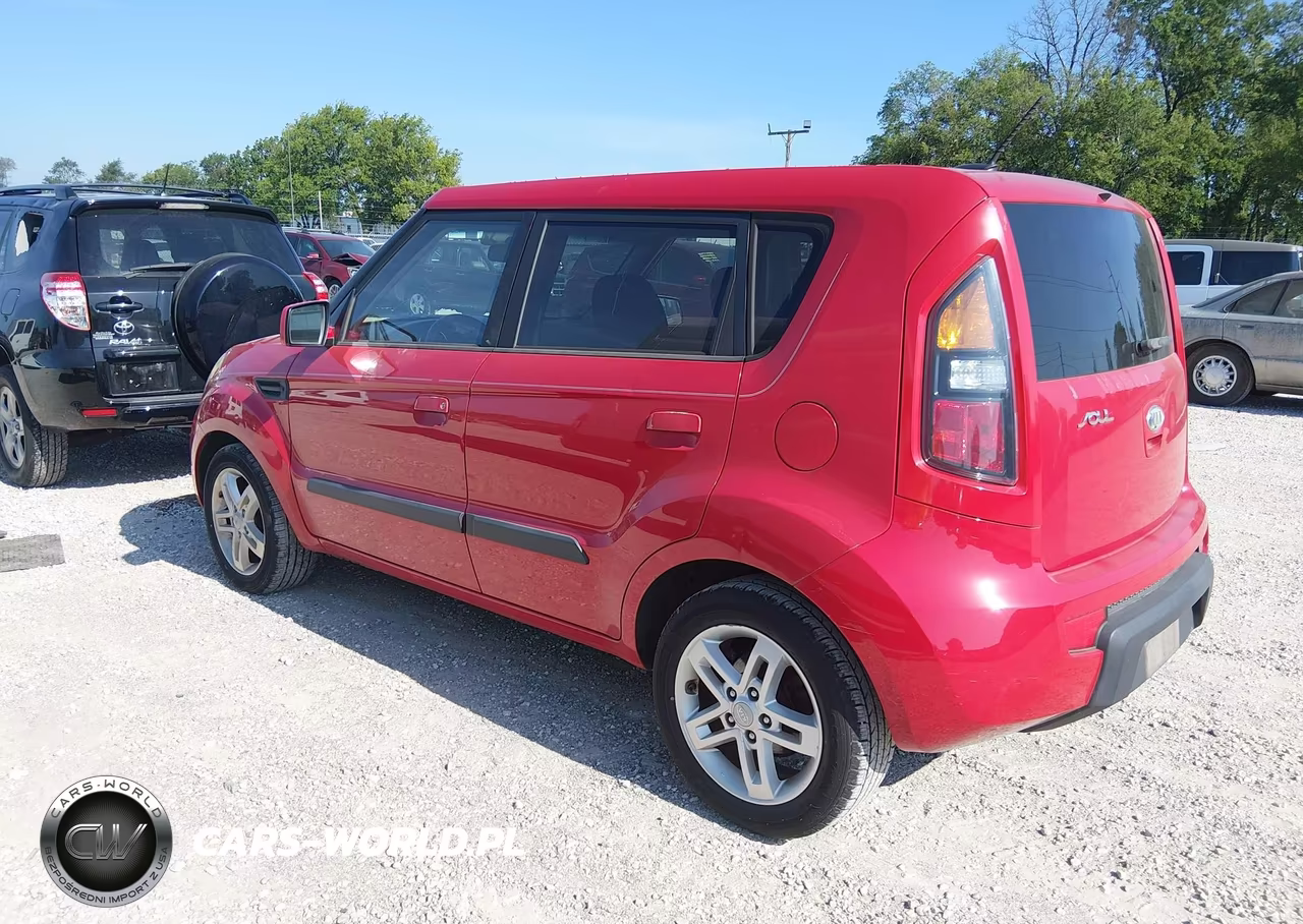 2010 Kia Soul + VIN:KNDJT2A29A7125434 - 3