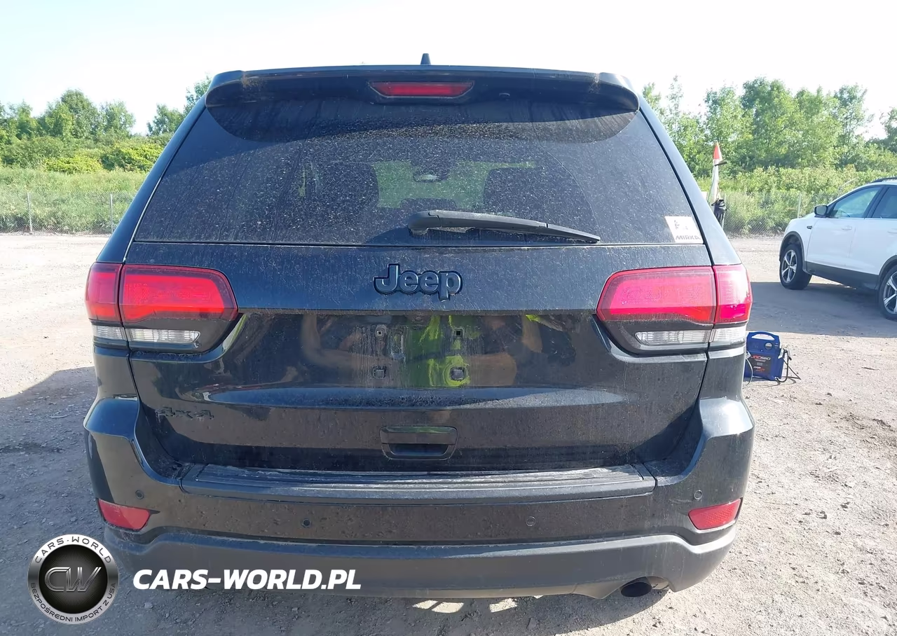 2018 Jeep Grand Cherokee Upland 4X4 VIN:1C4RJFAG1JC453191 - 17
