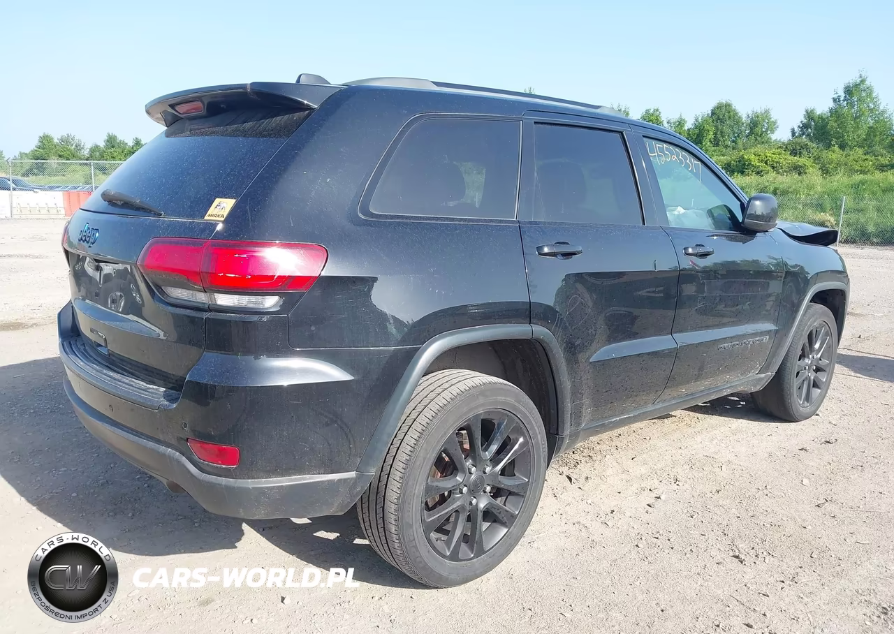 2018 Jeep Grand Cherokee Upland 4X4 VIN:1C4RJFAG1JC453191 - 4