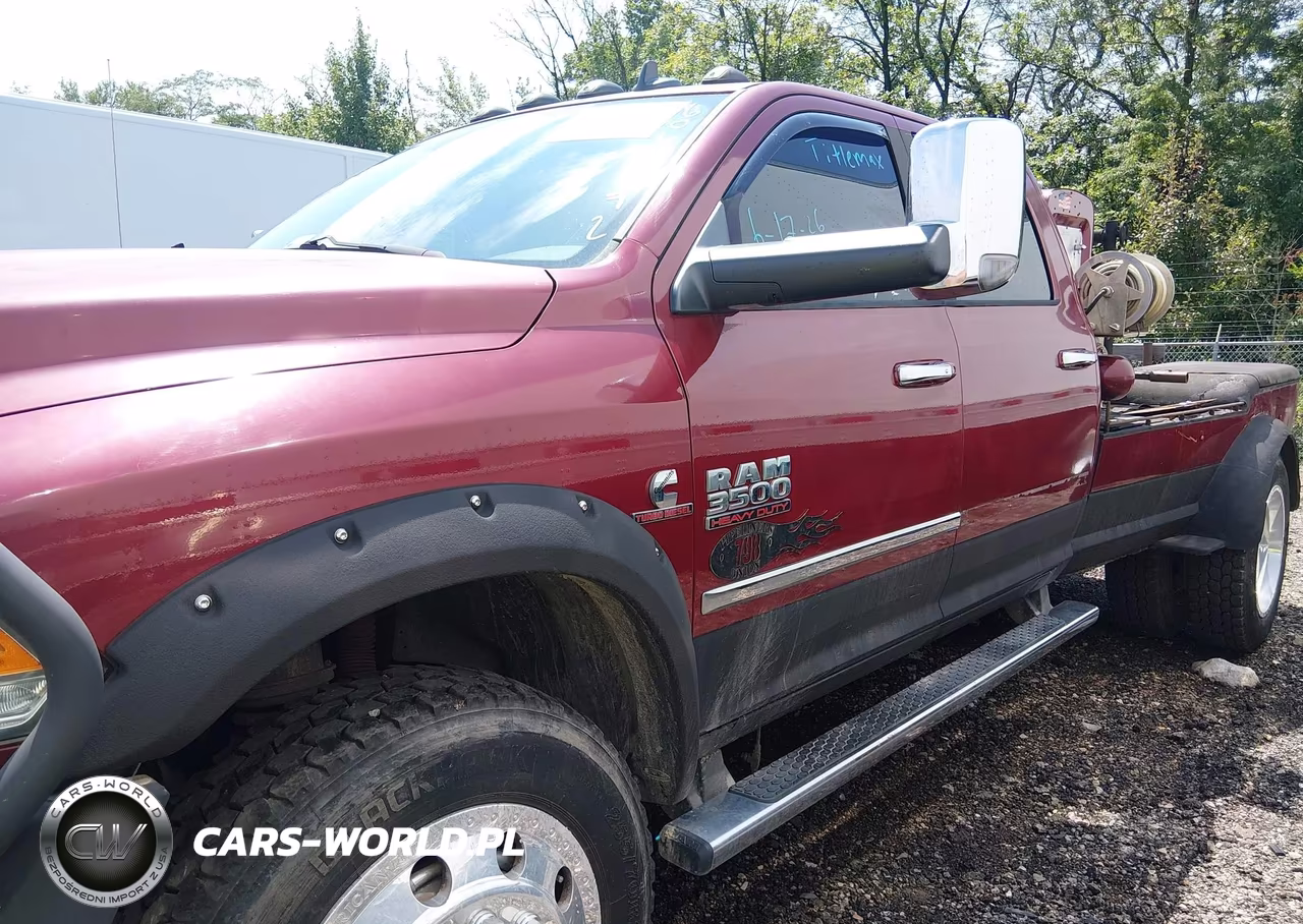 2015 Ram 3500 Laramie VIN:3C63RRJL5FG604672 - 14