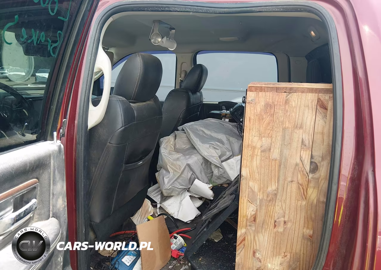 2015 Ram 3500 Laramie VIN:3C63RRJL5FG604672 - 7