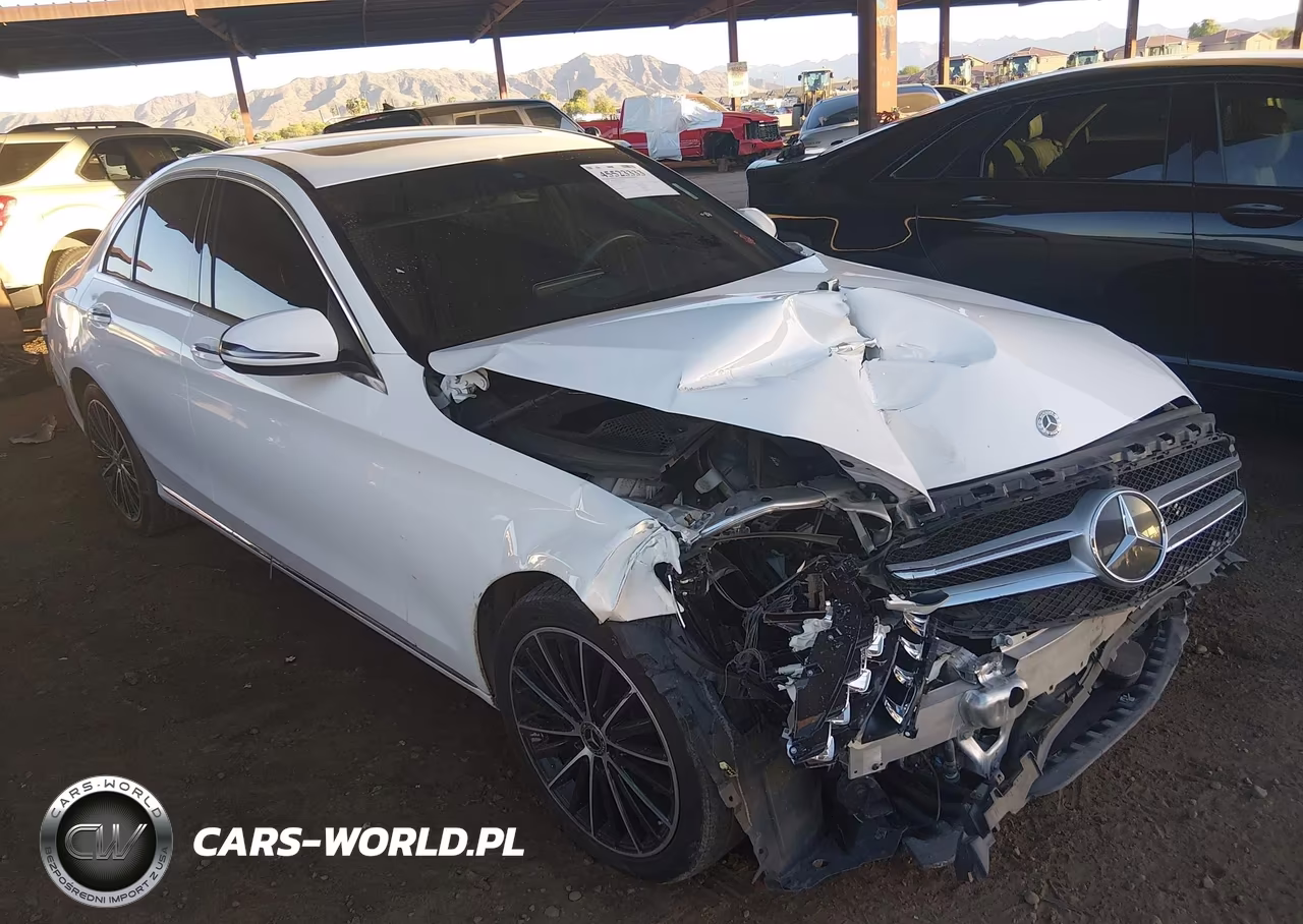 2020 Mercedes-Benz C 300 – zdjęcie 1 z 17