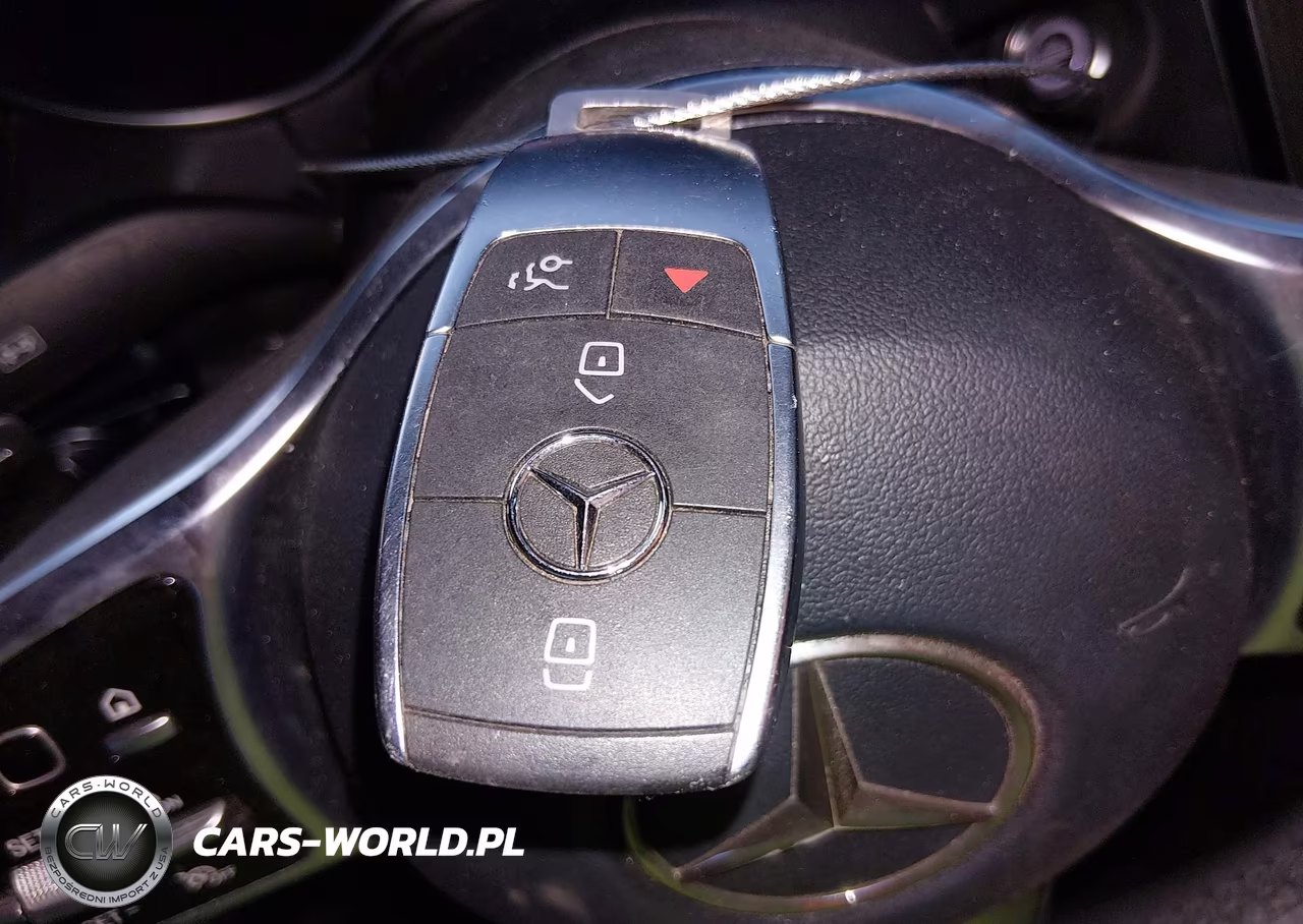 2020 Mercedes-Benz C 300 VIN:W1KWF8DBXLR582309 - 11