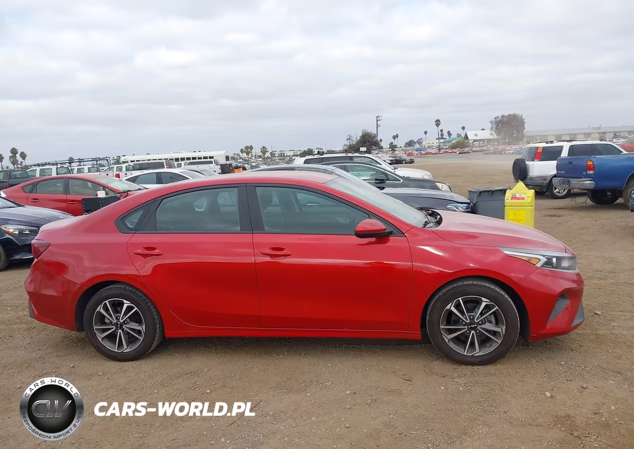 2023 Kia Forte Lxs VIN:3KPF24AD1PE553495 - 13