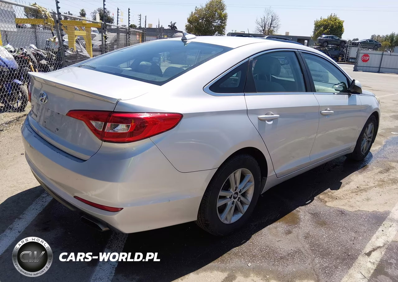 2016 Hyundai Sonata Se VIN:5NPE24AF4GH268329 - 4