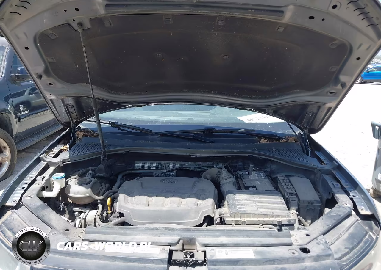 2018 Volkswagen Tiguan 2.0T S VIN:3VV0B7AXXJM017063 - 10
