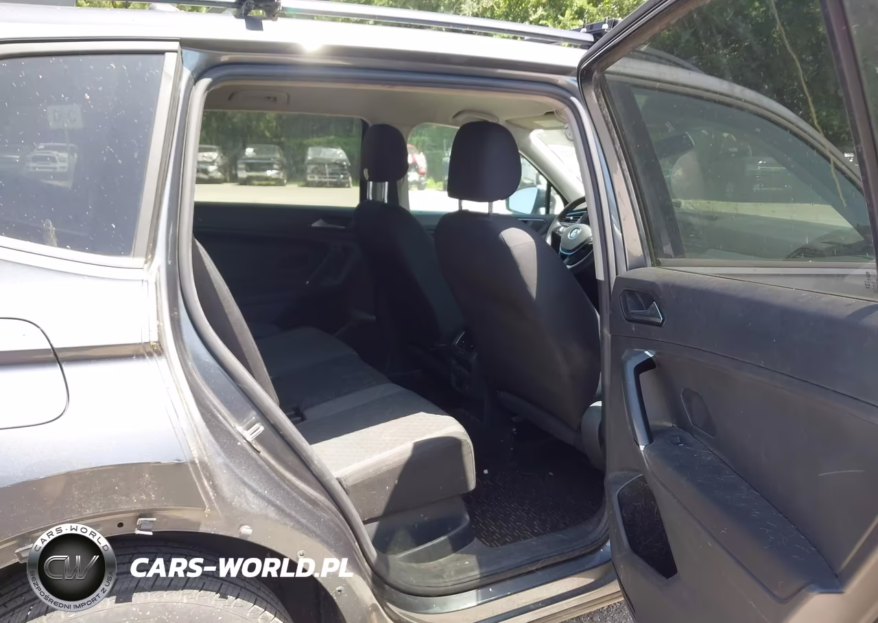 2018 Volkswagen Tiguan 2.0T S VIN:3VV0B7AXXJM017063 - 8