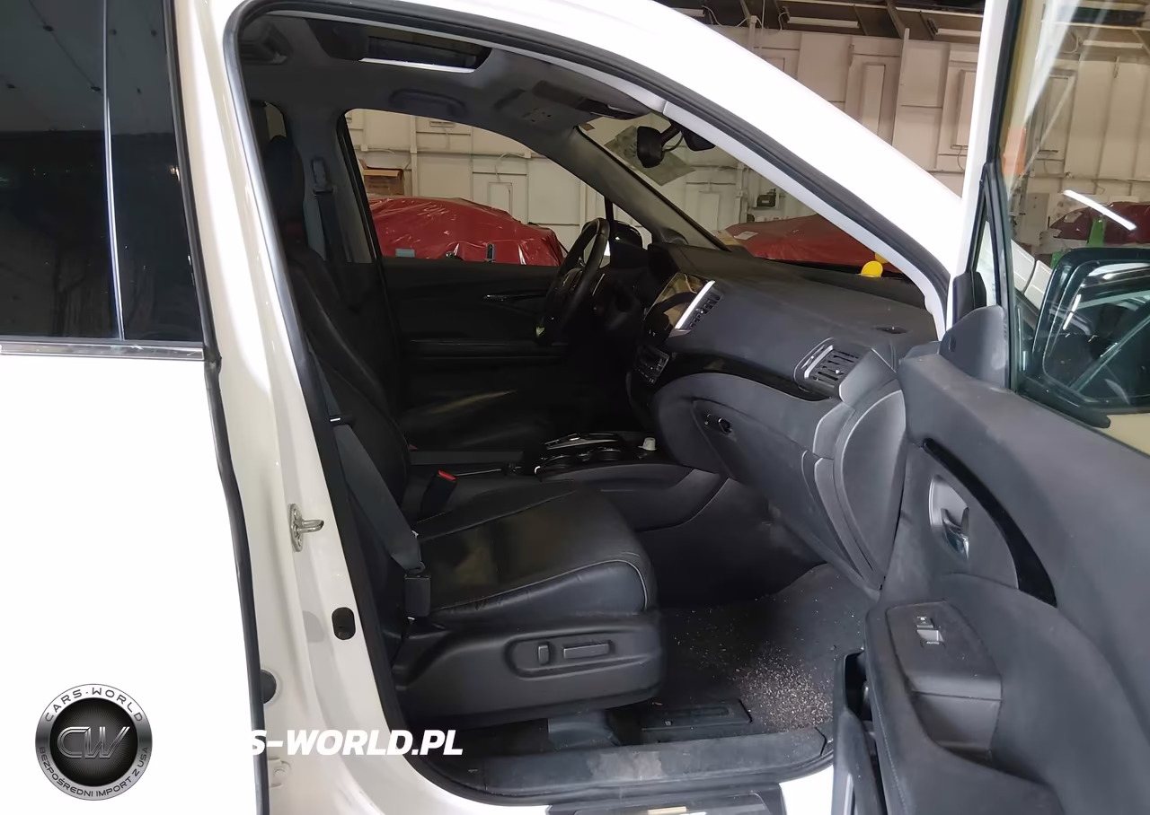 2018 Honda Pilot Elite VIN:5FNYF6H08JB024154 - 5